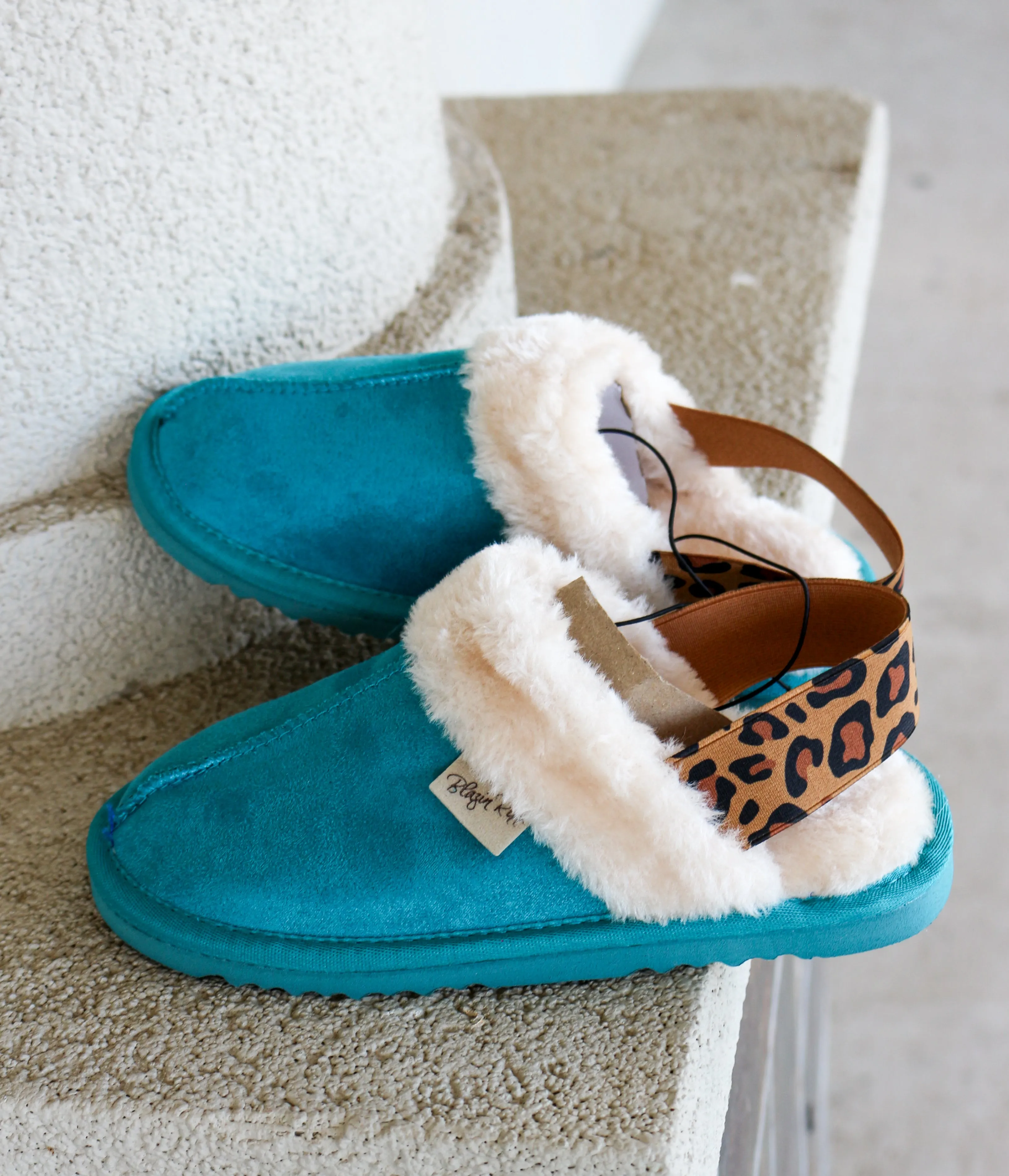 Blazin Roxx Turquoise Girls Ivory & Leopard Print Faux Fur Collar Slippers