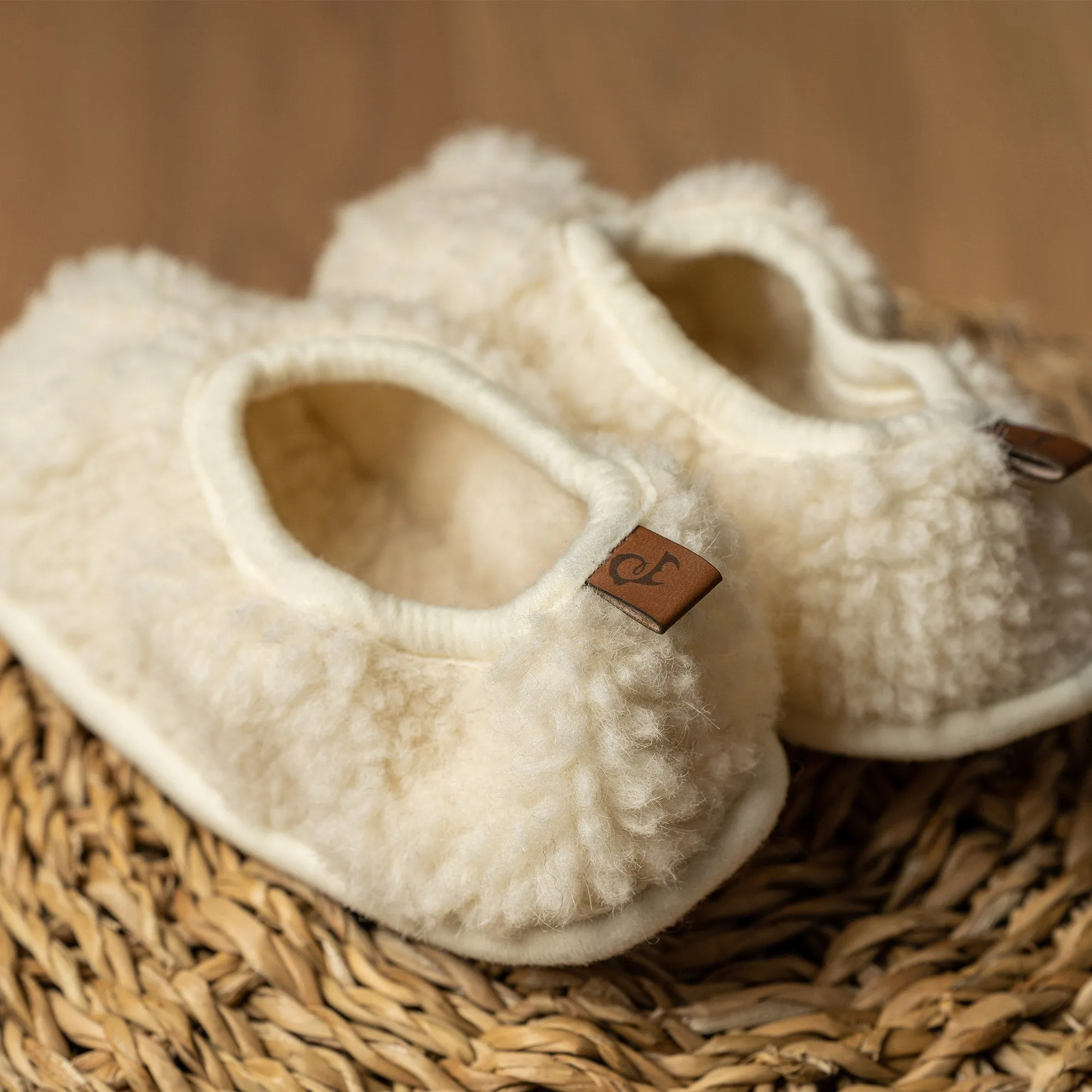 MENIQUE Fleece Ballerina Slippers Natural