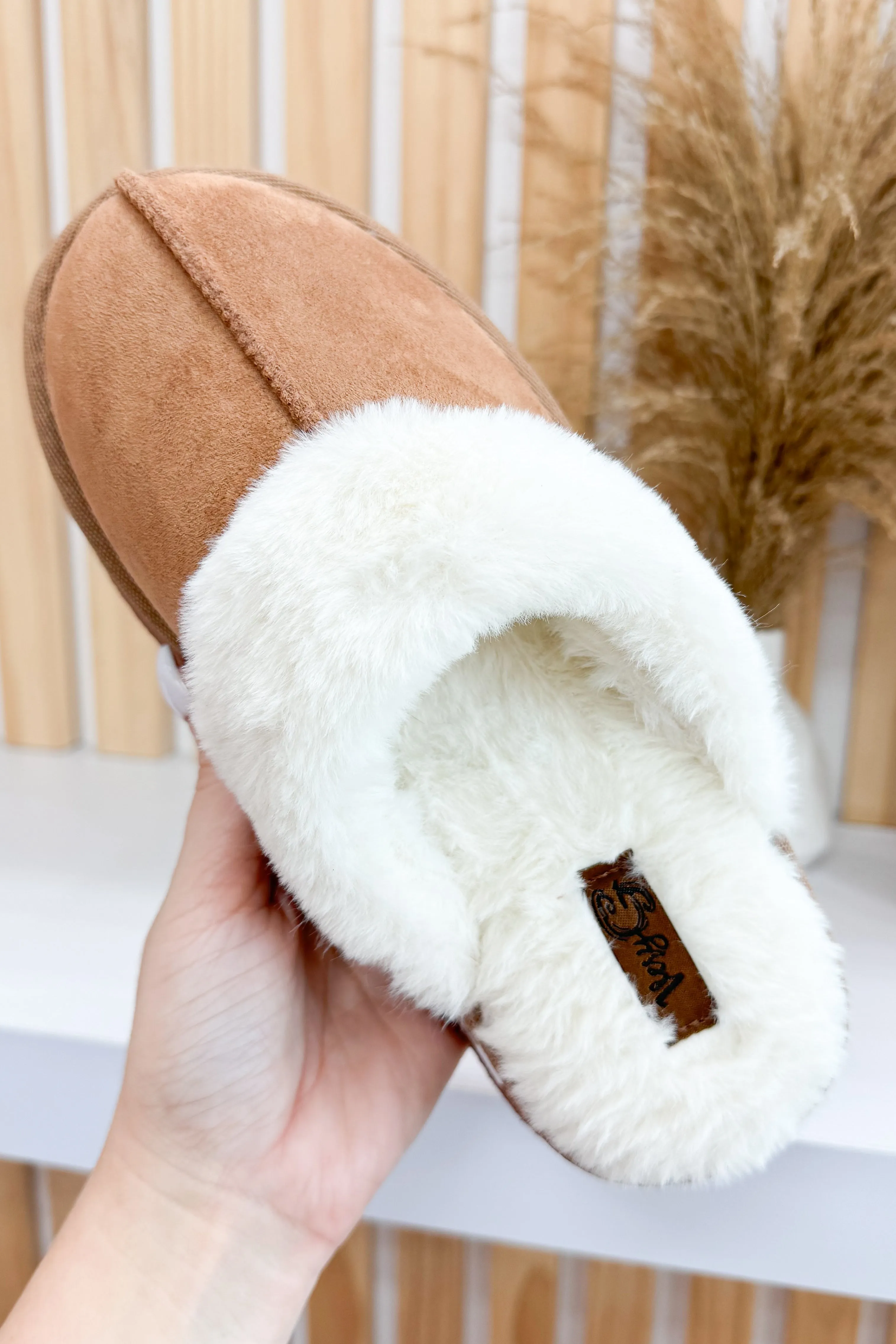 Very G Delaney Slippers (Tan)